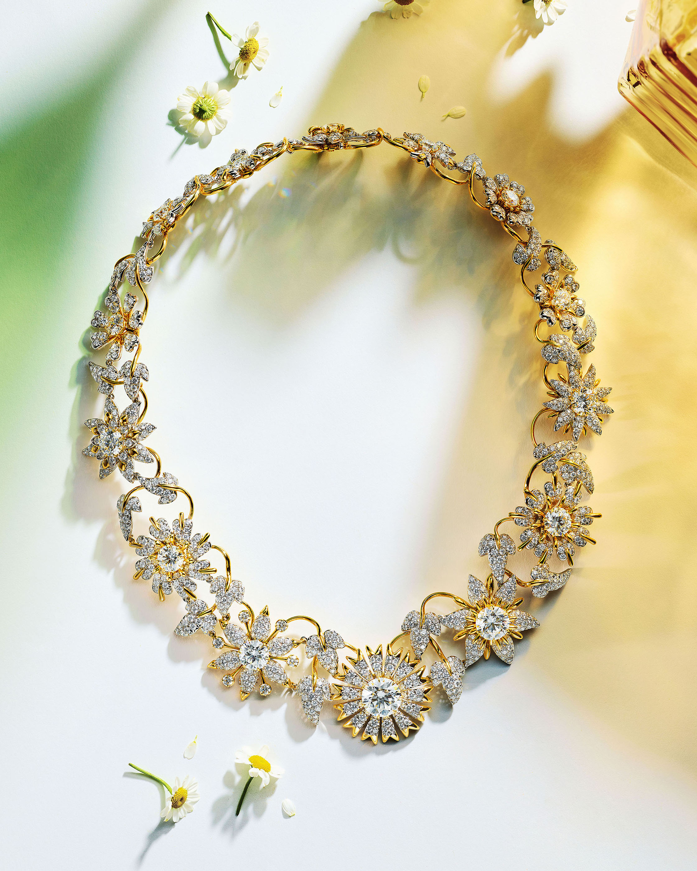 주얼리 촬영 – Gold Flower Necklace Daisy | 이창민 스튜디오